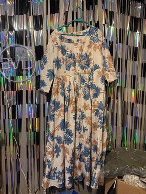 Floral Midi Dress in Blue and Tan